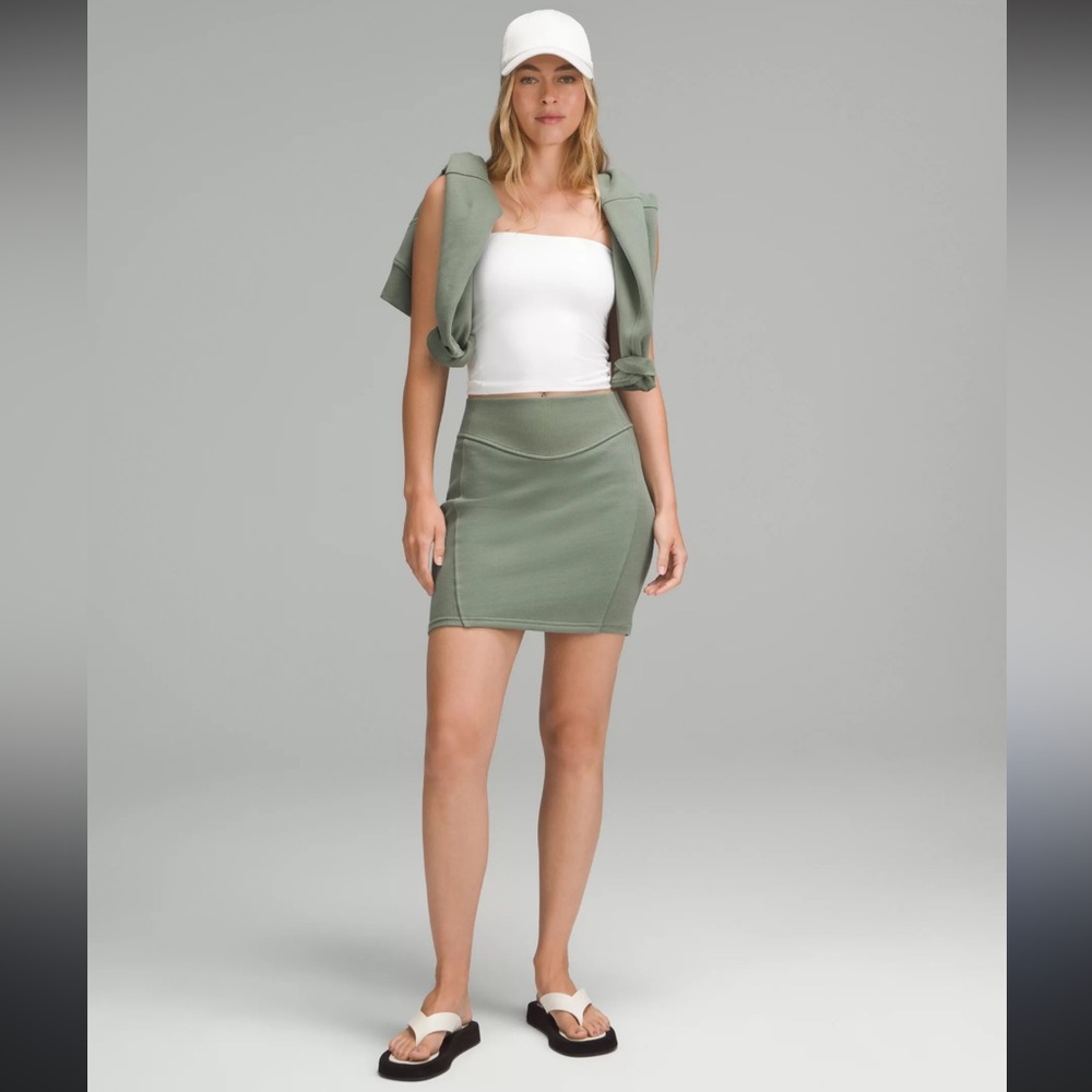 NWT- Lululemon- Sz XL- HR Scuba Mini Skirt- Grey Eucalyptus- Cotton Fleece